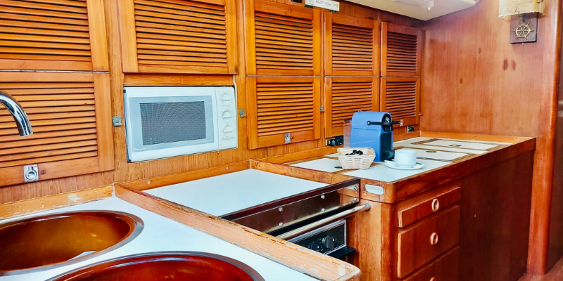 interior de la embarcación