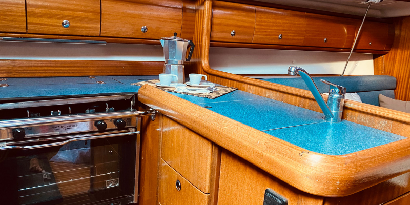 interior de la embarcación