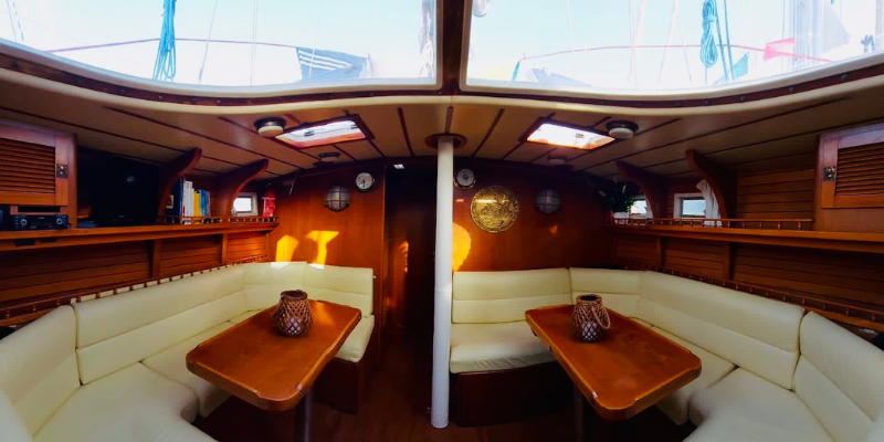 interior de la embarcación