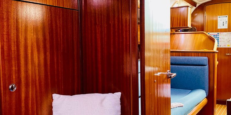 interior de la embarcación